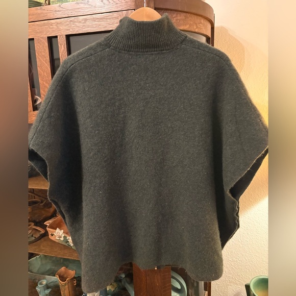 The Cashmere Project Front Zip Poncho Forest Green, One Size Fits All - Picture 14 of 15